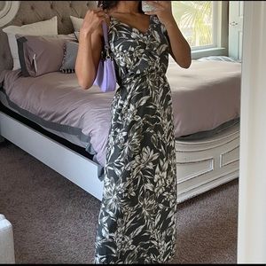 Banana Republic Factory Women's Cold-shoulder Ruffle Maxi 
NWT